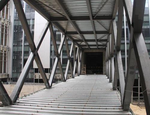 钢结构天桥安装工程