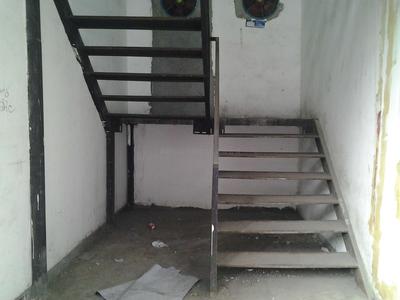 室内钢结构楼梯